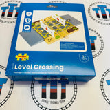 Level Crossing with Ramps BIGJIGS Rail Wooden - New in Box